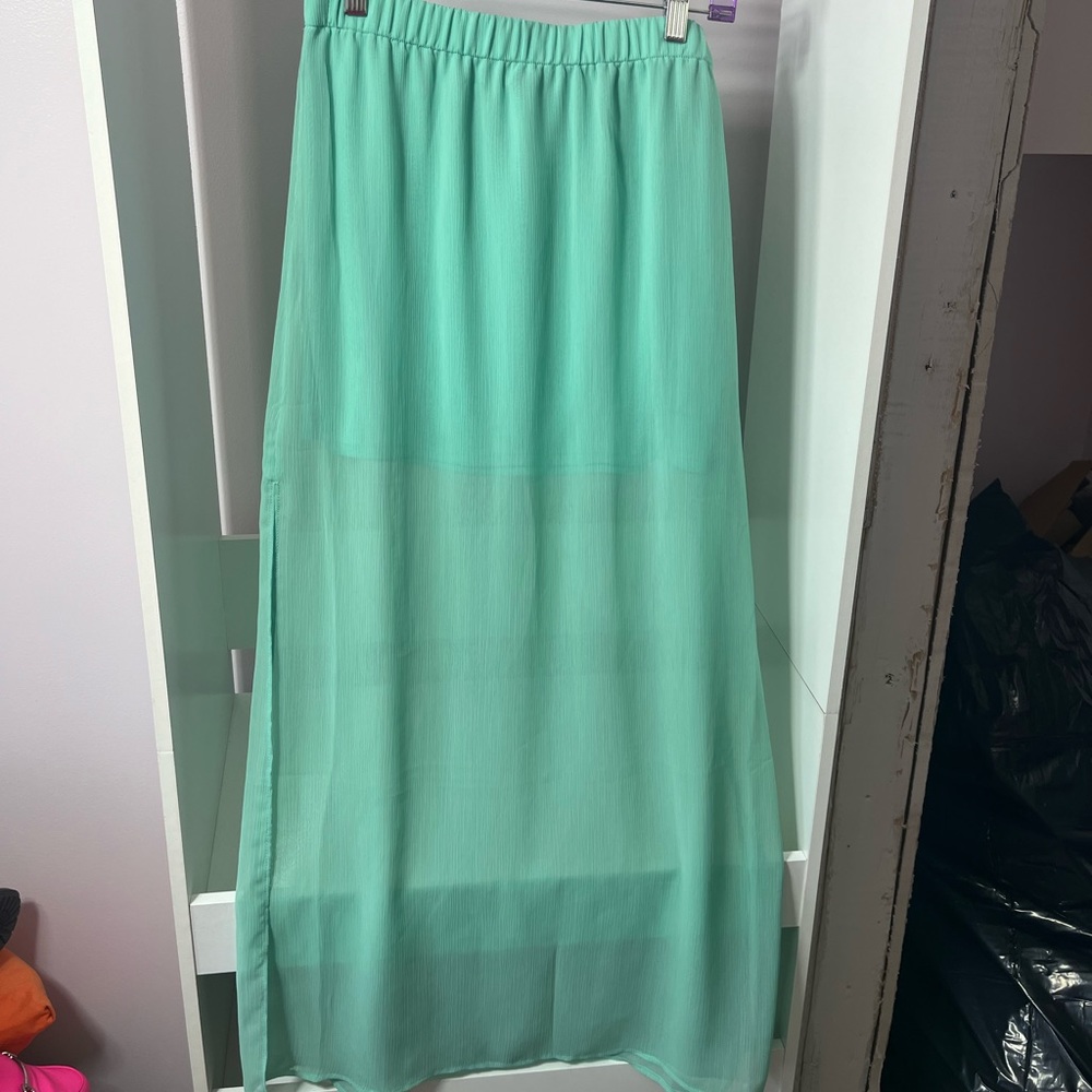 Sea foam green Express skirt worn once women’s size S price lowered!